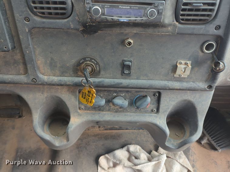 image for item NG9781 2010 Freightliner B2 school bus