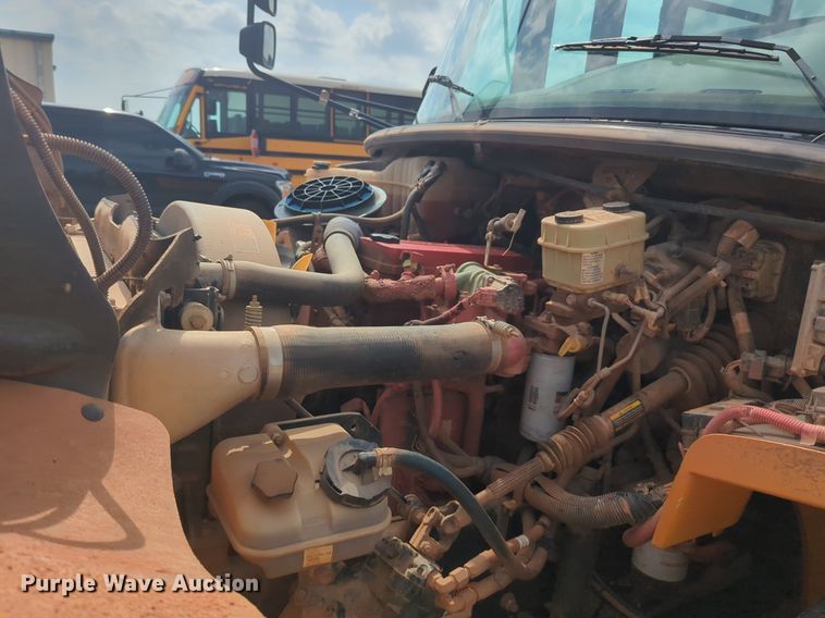 image for item NG9781 2010 Freightliner B2 school bus