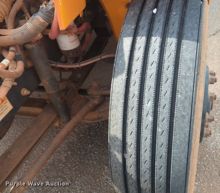 image for item NG9781 2010 Freightliner B2 school bus