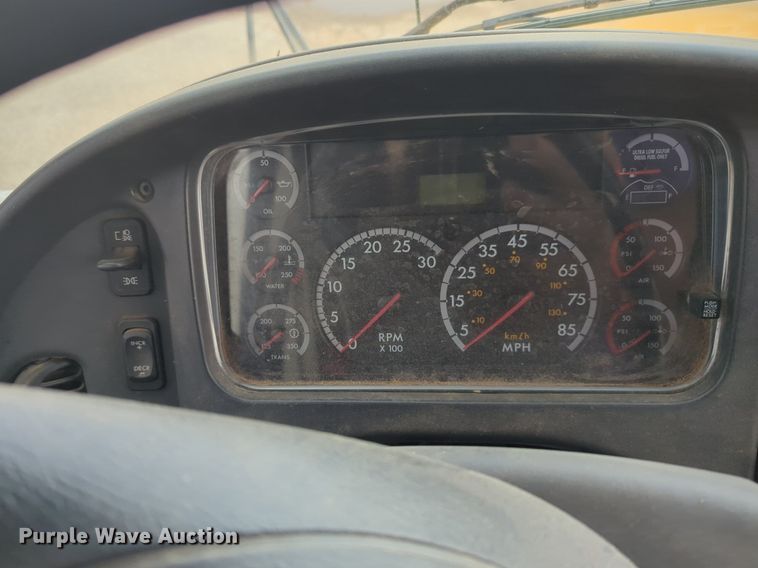 image for item NG9782 2014 Freightliner B2 school bus