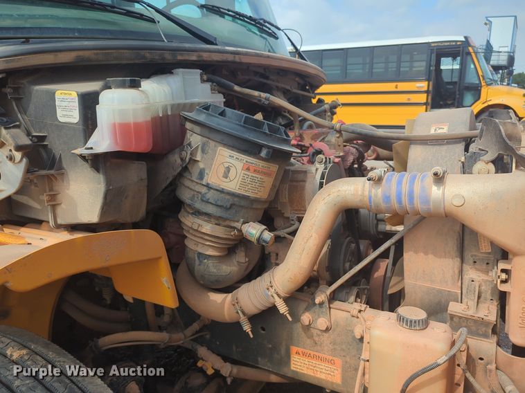 image for item NG9782 2014 Freightliner B2 school bus