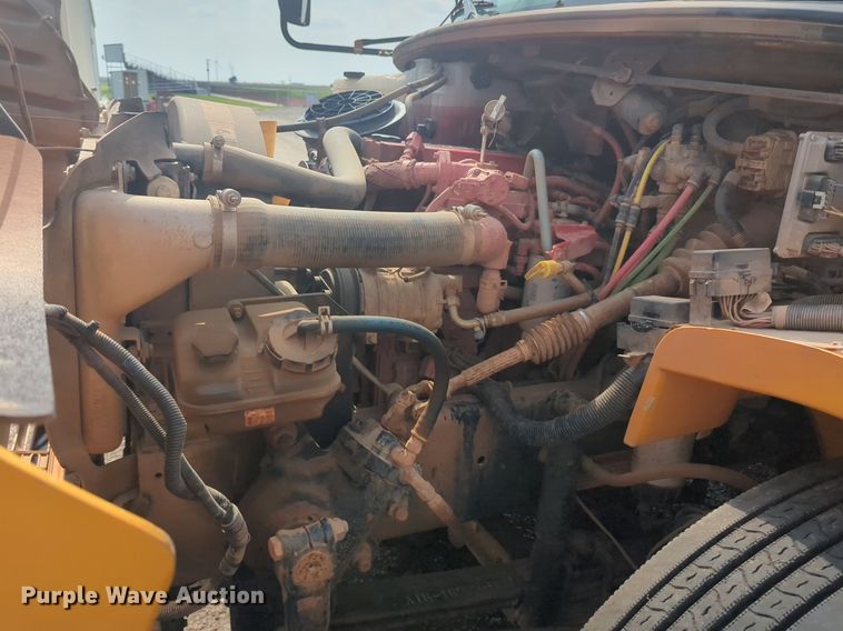 image for item NG9782 2014 Freightliner B2 school bus