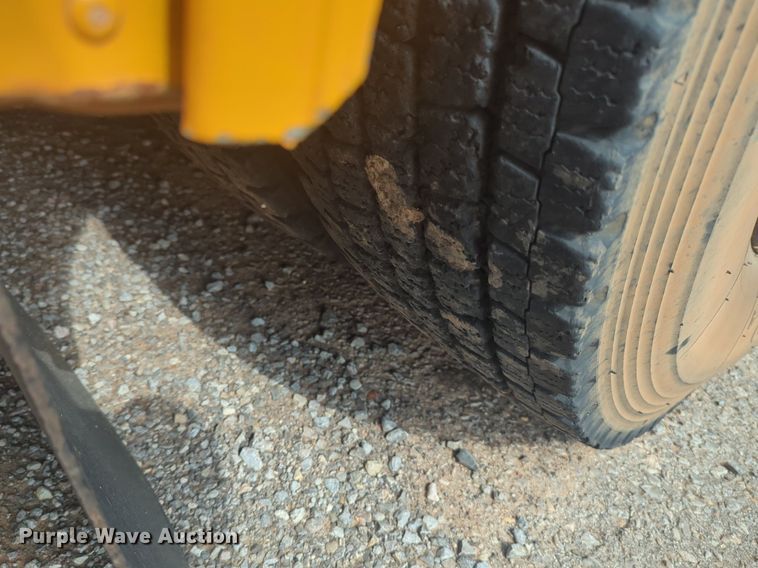 image for item NG9782 2014 Freightliner B2 school bus