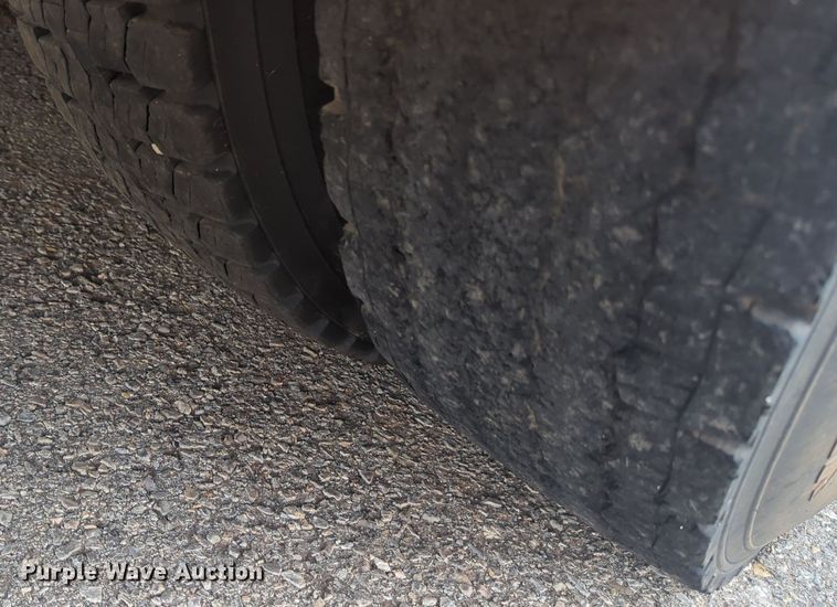 image for item NG9782 2014 Freightliner B2 school bus