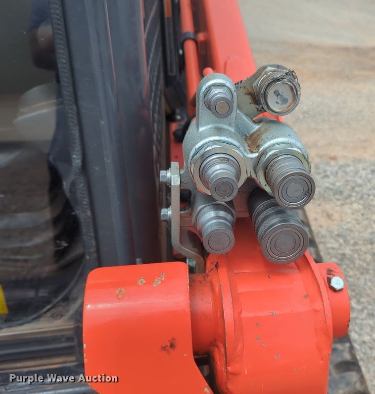 image for item NG9801 2022 Kubota SVL97-2 tracked skid steer loader