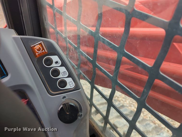 image for item NG9801 2022 Kubota SVL97-2 tracked skid steer loader