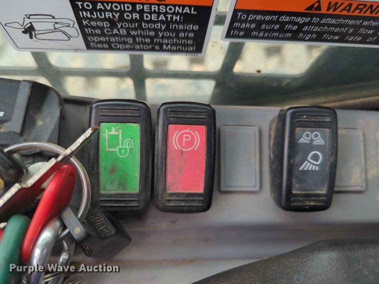 image for item NG9801 2022 Kubota SVL97-2 tracked skid steer loader