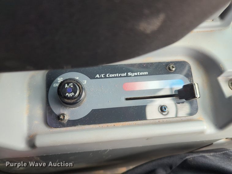 image for item NG9801 2022 Kubota SVL97-2 tracked skid steer loader