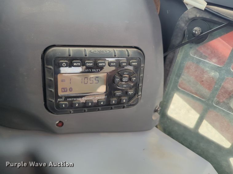 image for item NG9801 2022 Kubota SVL97-2 tracked skid steer loader