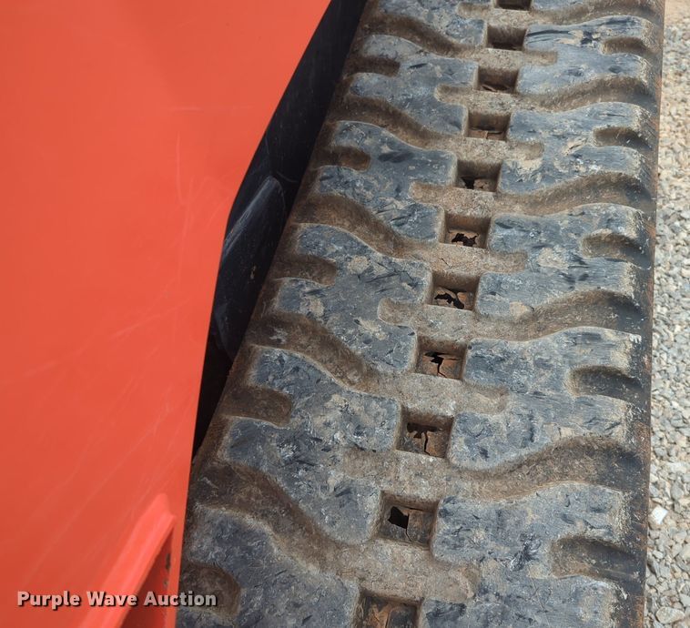 image for item NG9801 2022 Kubota SVL97-2 tracked skid steer loader