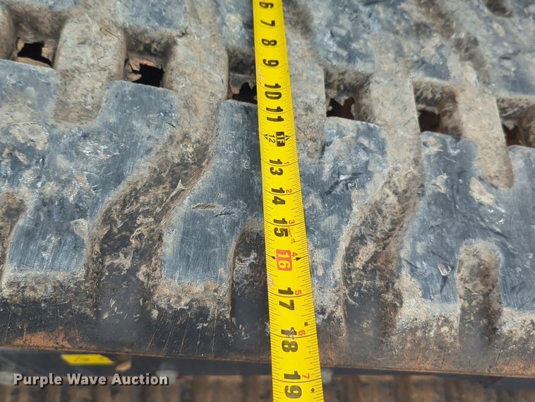 image for item NG9801 2022 Kubota SVL97-2 tracked skid steer loader