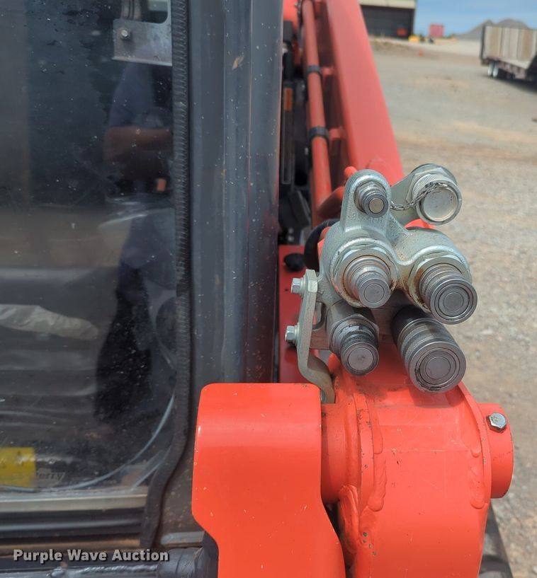 image for item NG9802 2022 Kubota SVL97-2 tracked skid steer loader