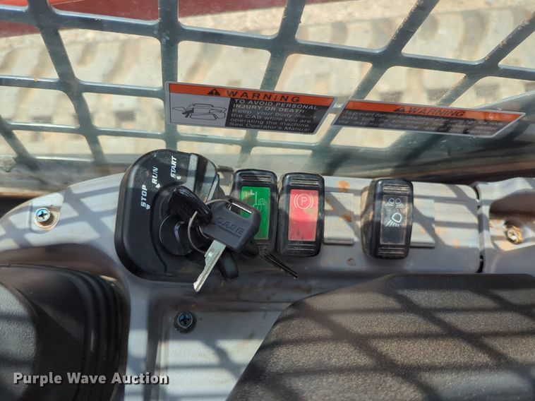 image for item NG9802 2022 Kubota SVL97-2 tracked skid steer loader