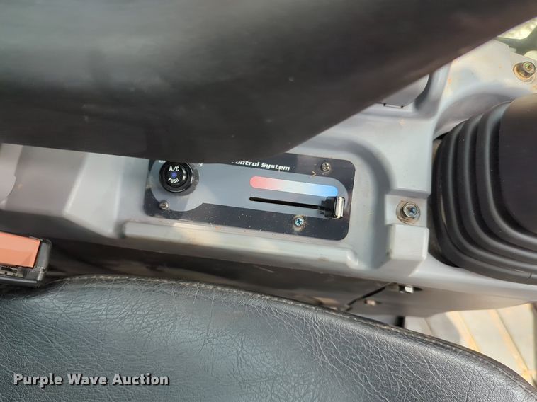 image for item NG9802 2022 Kubota SVL97-2 tracked skid steer loader