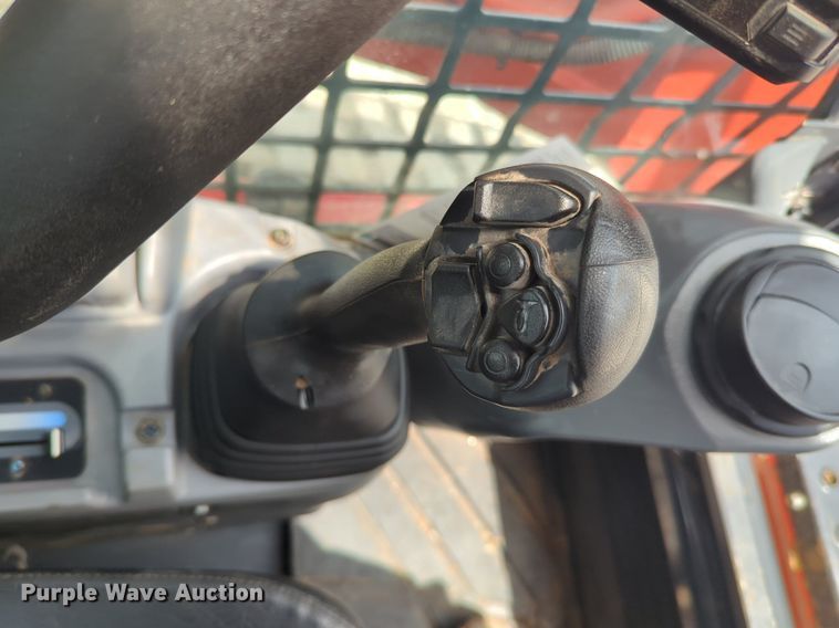 image for item NG9802 2022 Kubota SVL97-2 tracked skid steer loader