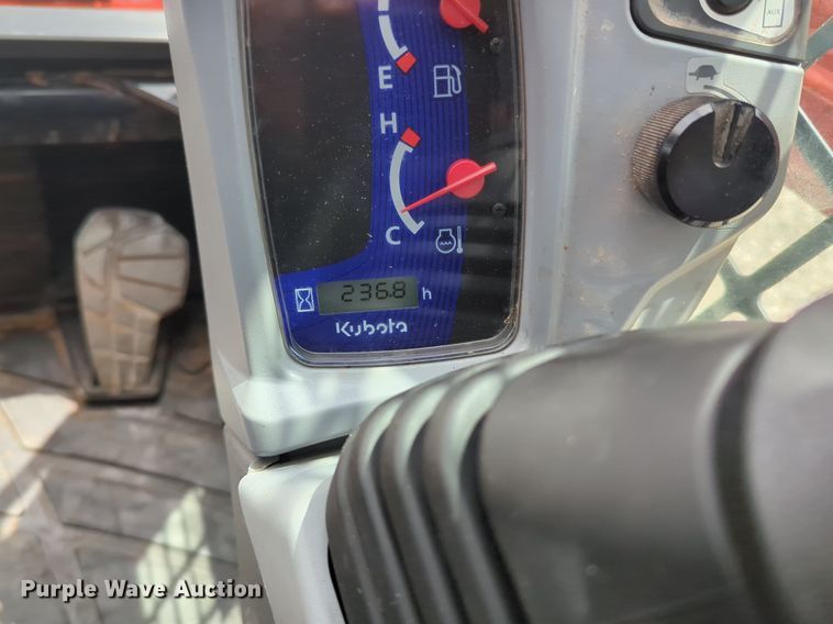 image for item NG9802 2022 Kubota SVL97-2 tracked skid steer loader