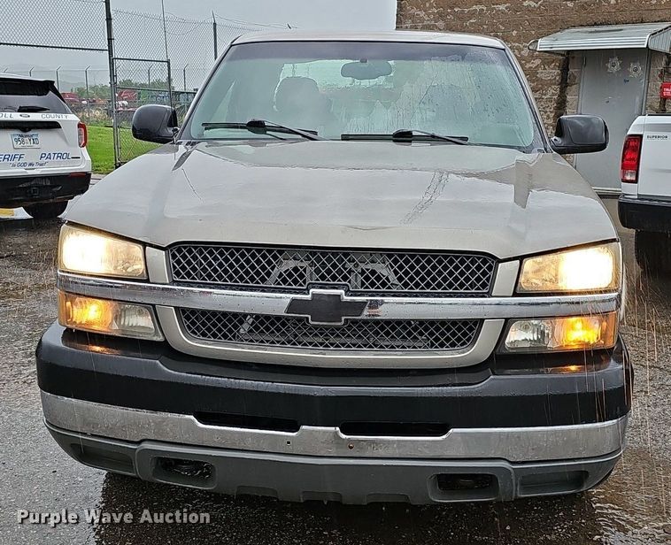 image for item NP9065 2003 Chevrolet 2500 HD Ext. Cab pickup truck