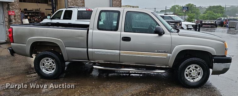 image for item NP9065 2003 Chevrolet 2500 HD Ext. Cab pickup truck