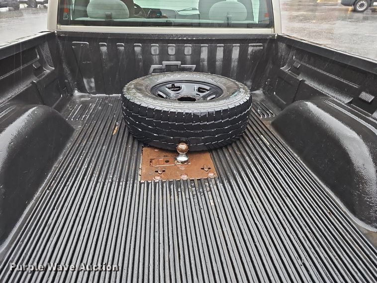 image for item NP9065 2003 Chevrolet 2500 HD Ext. Cab pickup truck