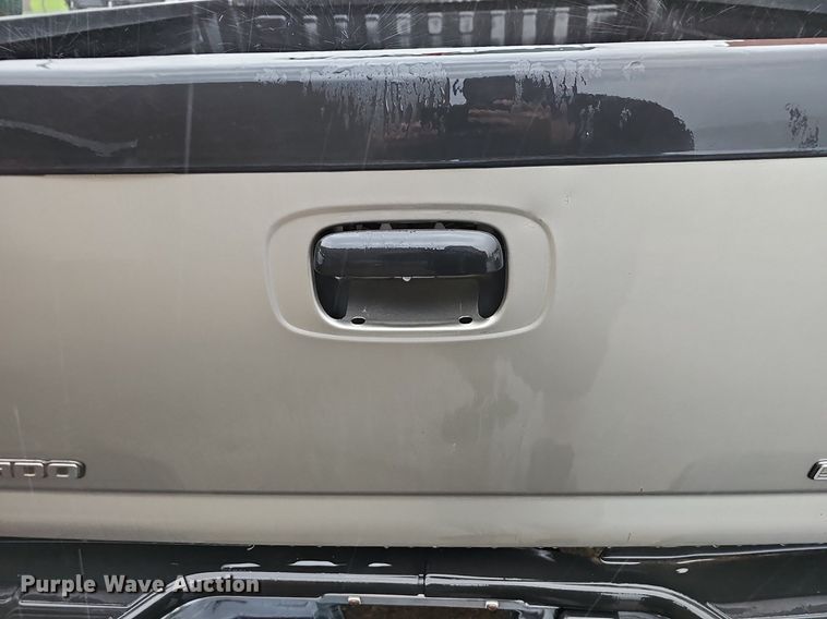 image for item NP9065 2003 Chevrolet 2500 HD Ext. Cab pickup truck