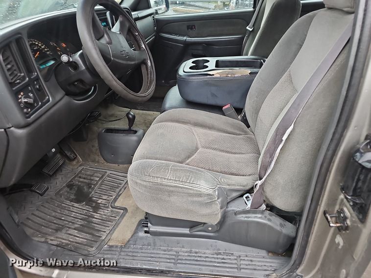 image for item NP9065 2003 Chevrolet 2500 HD Ext. Cab pickup truck