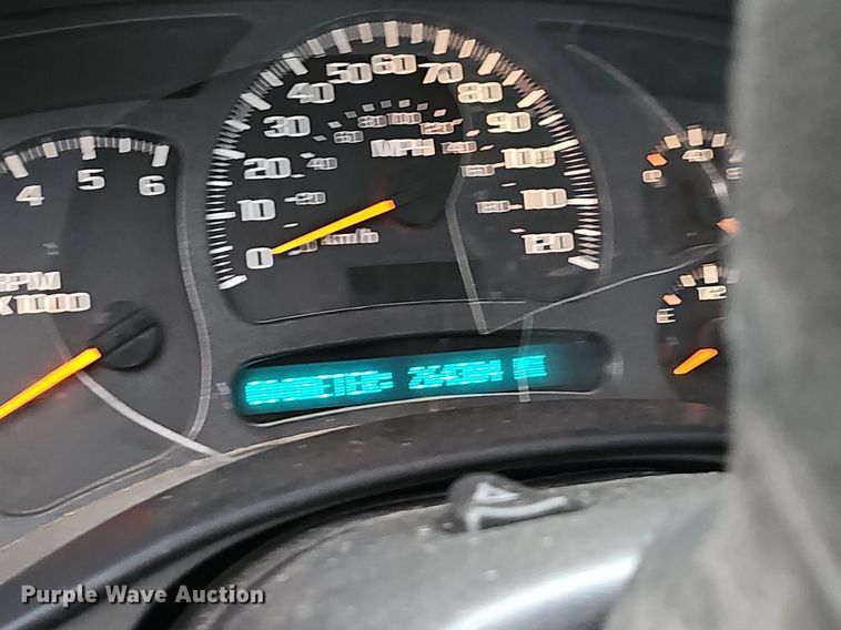 image for item NP9065 2003 Chevrolet 2500 HD Ext. Cab pickup truck