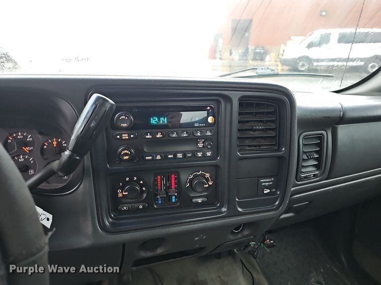 image for item NP9065 2003 Chevrolet 2500 HD Ext. Cab pickup truck