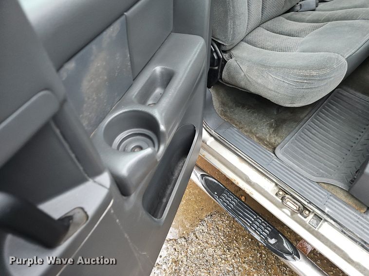 image for item NP9065 2003 Chevrolet 2500 HD Ext. Cab pickup truck