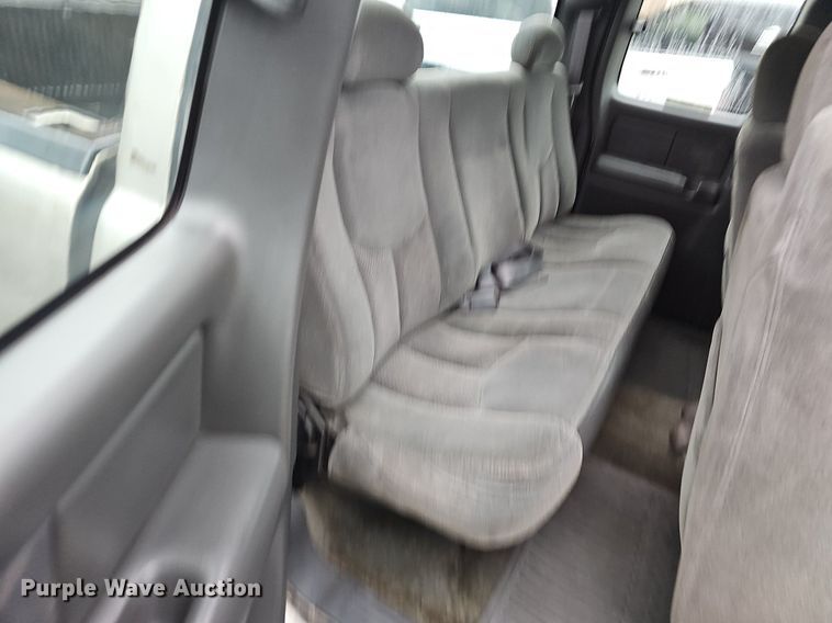 image for item NP9065 2003 Chevrolet 2500 HD Ext. Cab pickup truck