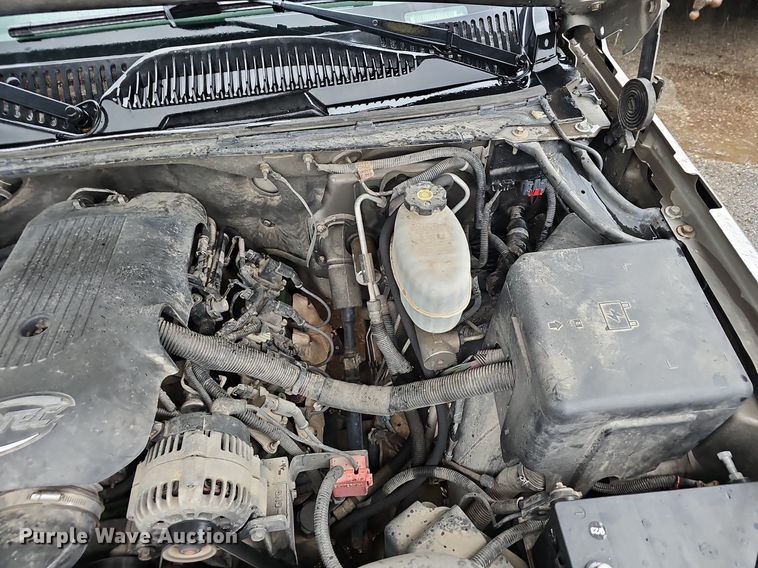 image for item NP9065 2003 Chevrolet 2500 HD Ext. Cab pickup truck