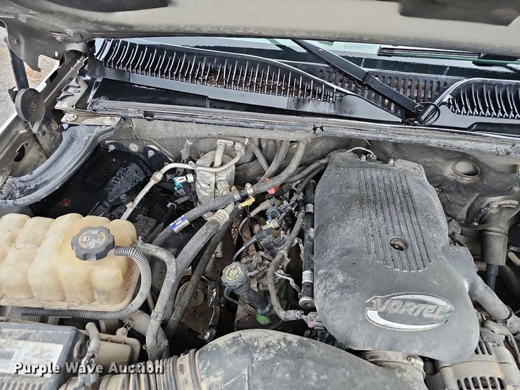 image for item NP9065 2003 Chevrolet 2500 HD Ext. Cab pickup truck