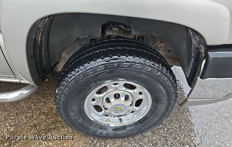 image for item NP9065 2003 Chevrolet 2500 HD Ext. Cab pickup truck