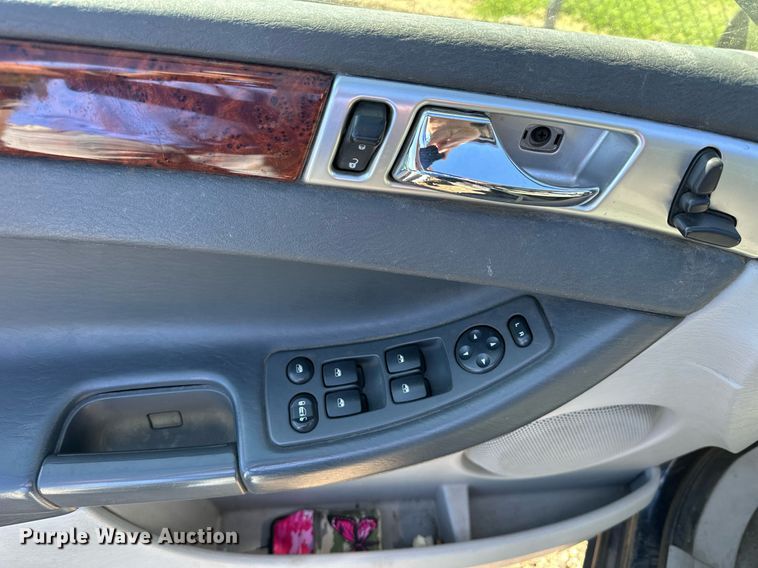 image for item NP9984 2007 Chrysler  Pacifica  SUV