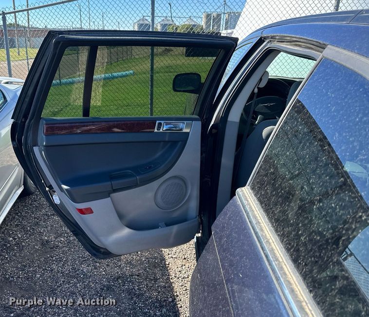 image for item NP9984 2007 Chrysler  Pacifica  SUV