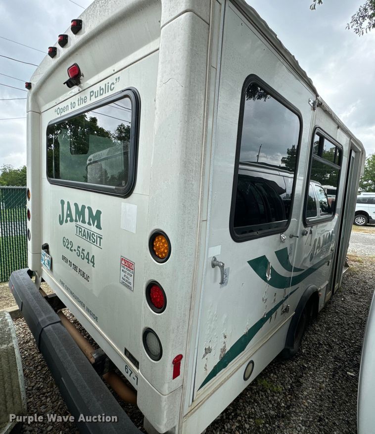 image for item NQ9554 2009 Graval UE10 shuttle bus