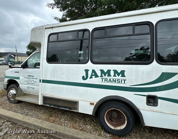 image for item NQ9554 2009 Graval UE10 shuttle bus