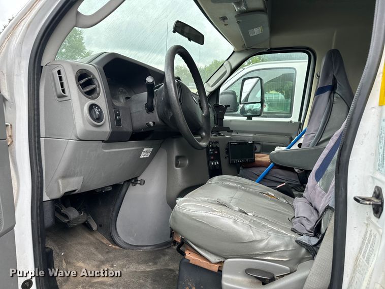 image for item NQ9554 2009 Graval UE10 shuttle bus