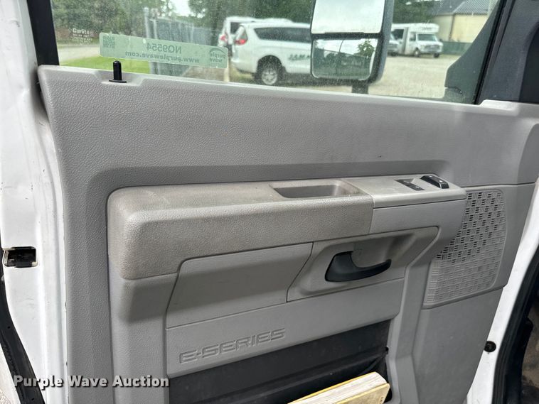 image for item NQ9554 2009 Graval UE10 shuttle bus