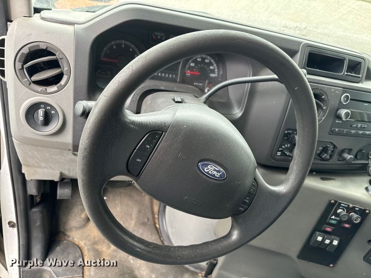 image for item NQ9554 2009 Graval UE10 shuttle bus