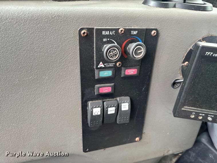 image for item NQ9554 2009 Graval UE10 shuttle bus