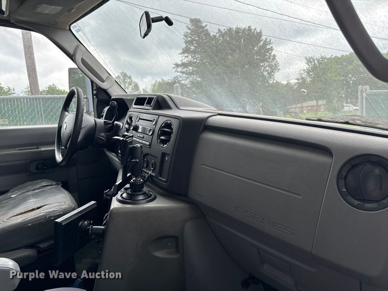 image for item NQ9554 2009 Graval UE10 shuttle bus