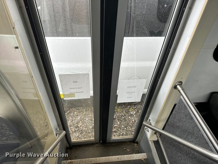 image for item NQ9554 2009 Graval UE10 shuttle bus