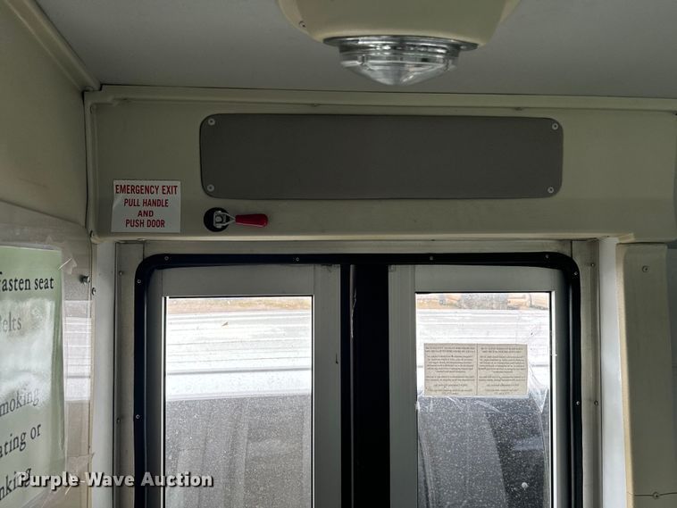 image for item NQ9554 2009 Graval UE10 shuttle bus