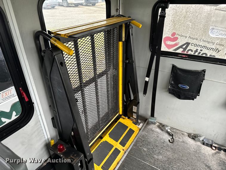 image for item NQ9554 2009 Graval UE10 shuttle bus