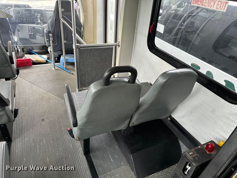 image for item NQ9554 2009 Graval UE10 shuttle bus