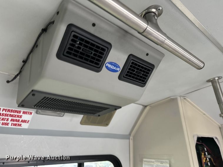 image for item NQ9554 2009 Graval UE10 shuttle bus