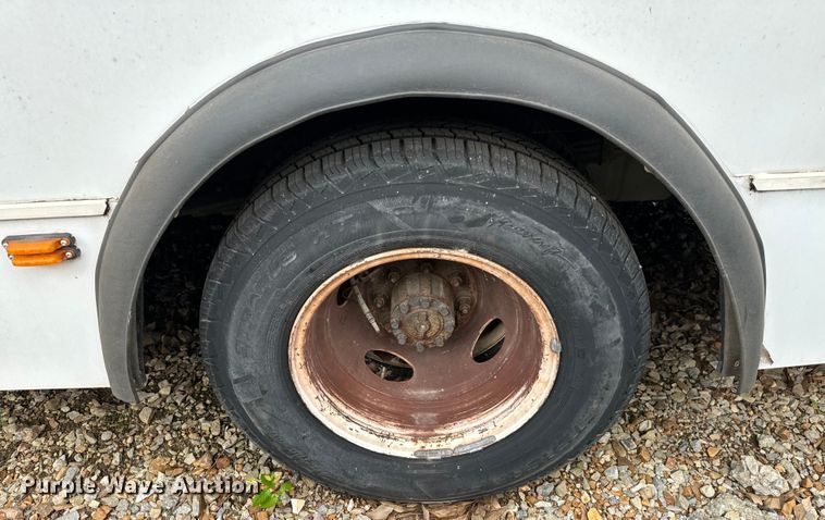 image for item NQ9554 2009 Graval UE10 shuttle bus