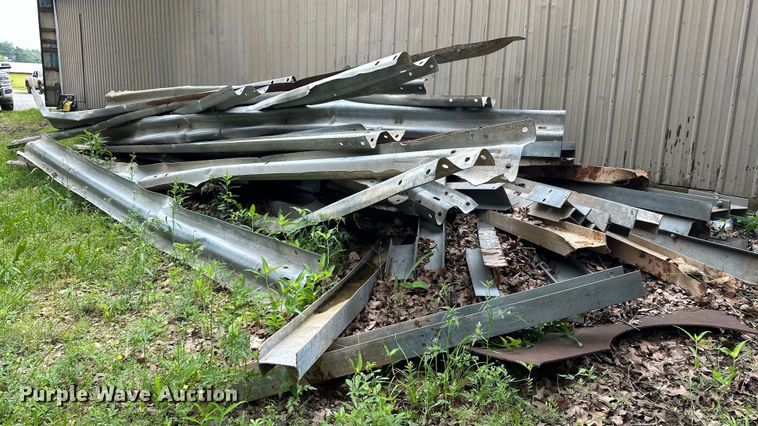 image for item NR9935 Approximately 20 guard rails 