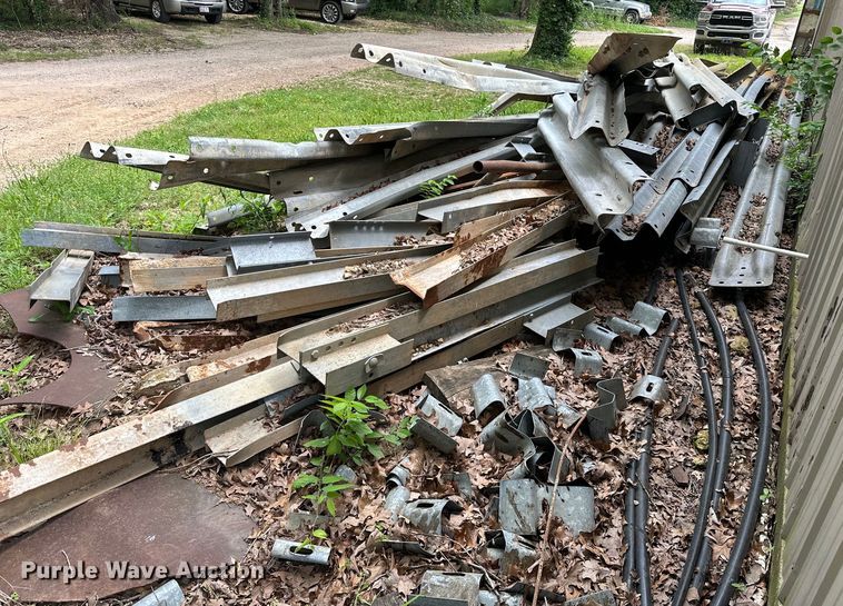 image for item NR9935 Approximately 20 guard rails 