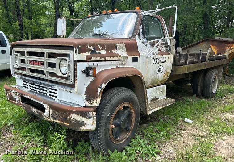 image for item NR9936 1988 GMC C6000  flatbed truck